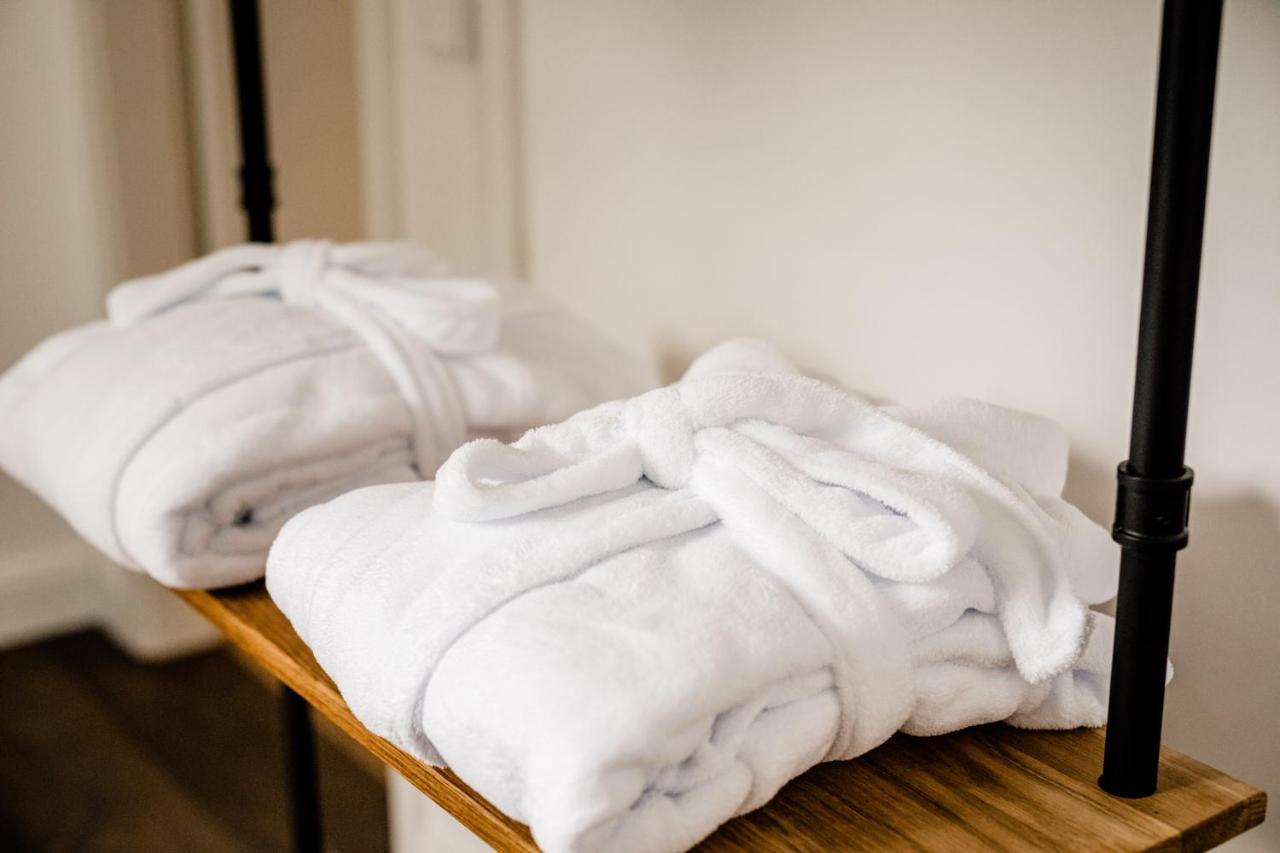 Hotel Gut Landscheid ブルシャイト エクステリア 写真