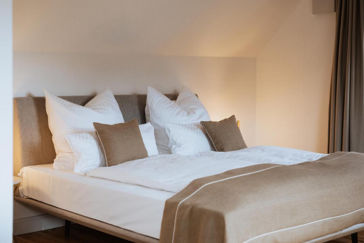 Hotel Gut Landscheid ブルシャイト エクステリア 写真