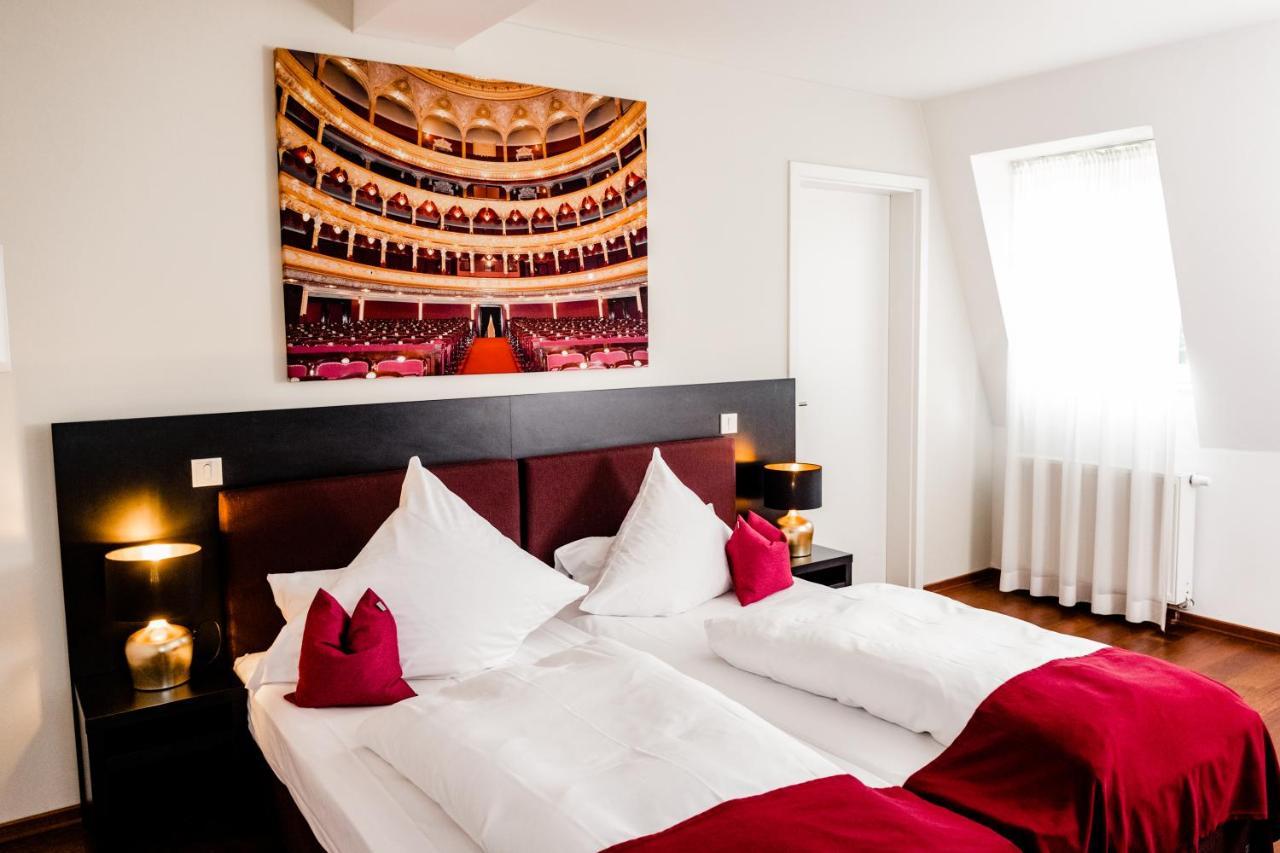 Hotel Gut Landscheid ブルシャイト エクステリア 写真