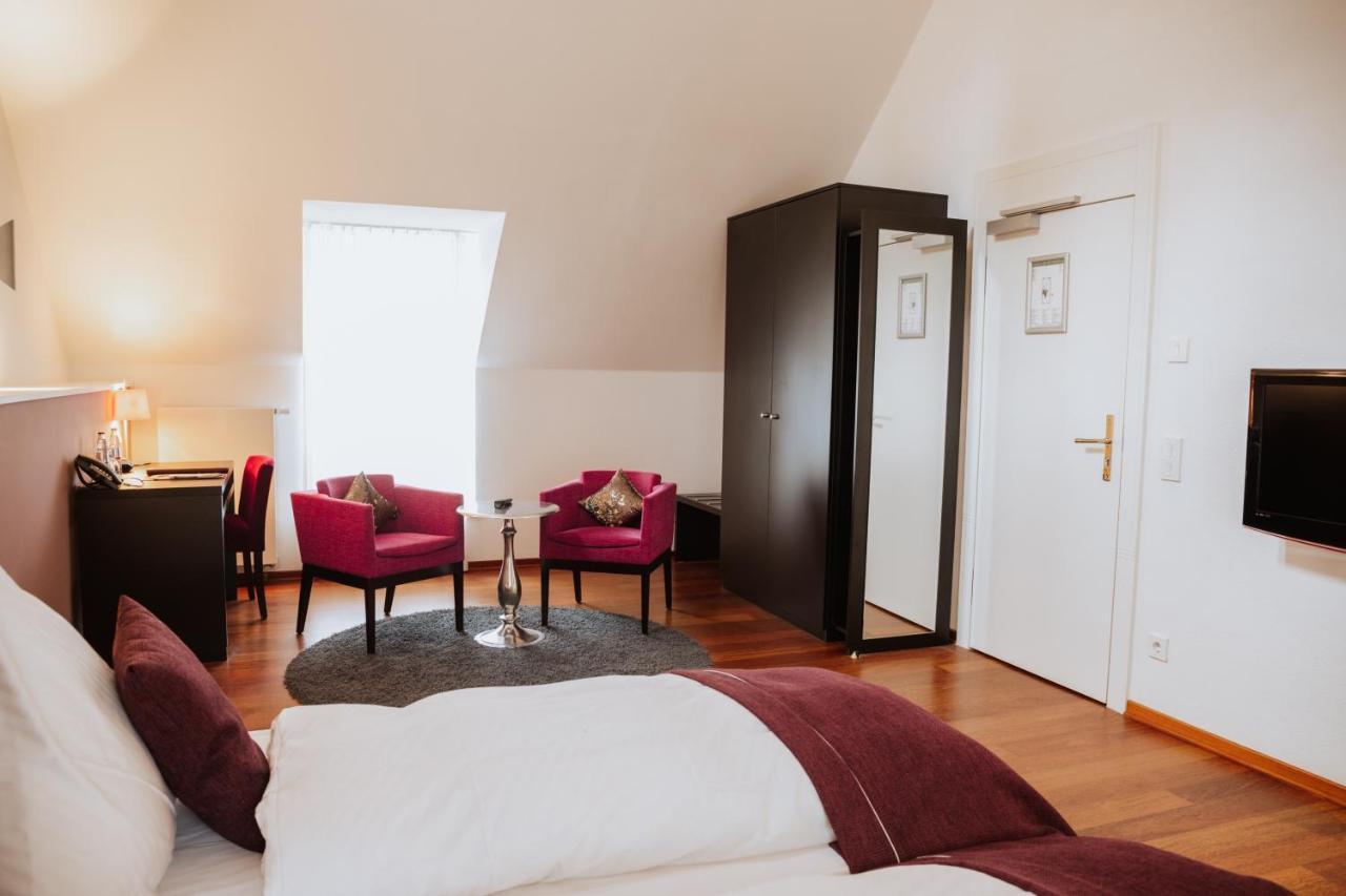 Hotel Gut Landscheid ブルシャイト エクステリア 写真