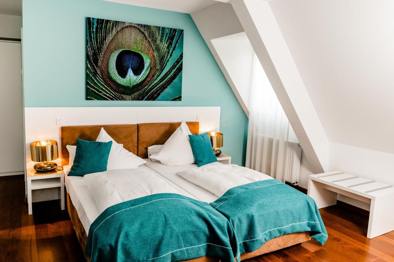 Hotel Gut Landscheid ブルシャイト エクステリア 写真