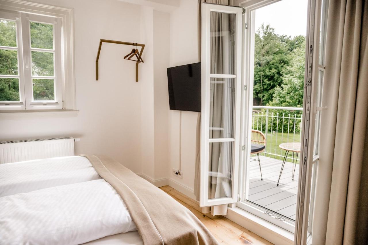 Hotel Gut Landscheid ブルシャイト エクステリア 写真